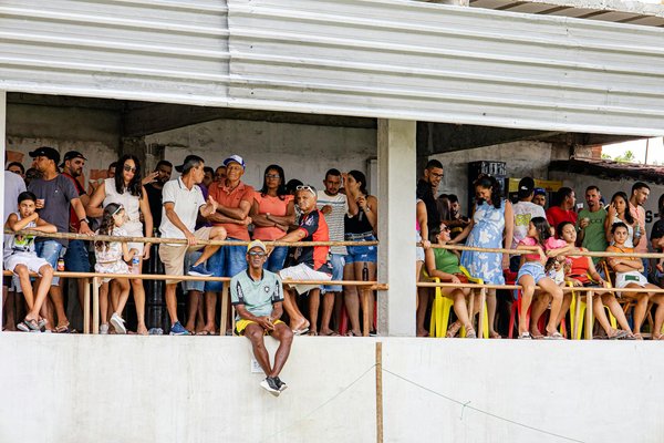 La Religion en Milieu de Travail : Naviguer entre Libertés et Discriminations